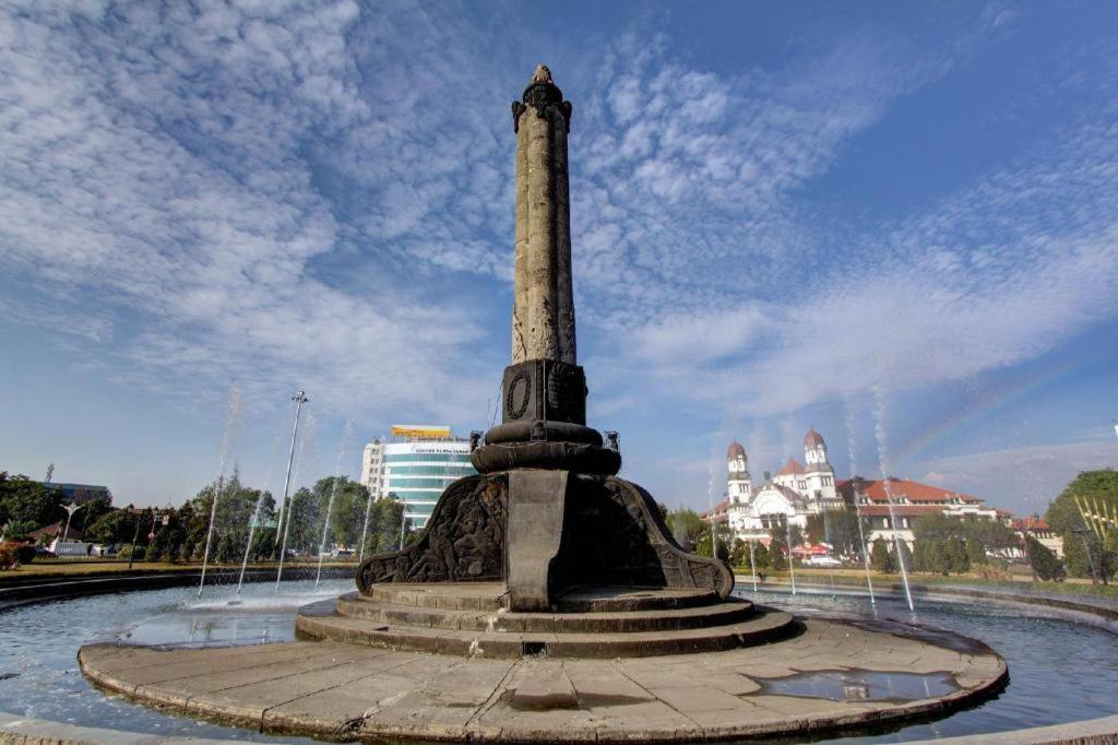 New Mira Hotel Semarang Eksteriør billede