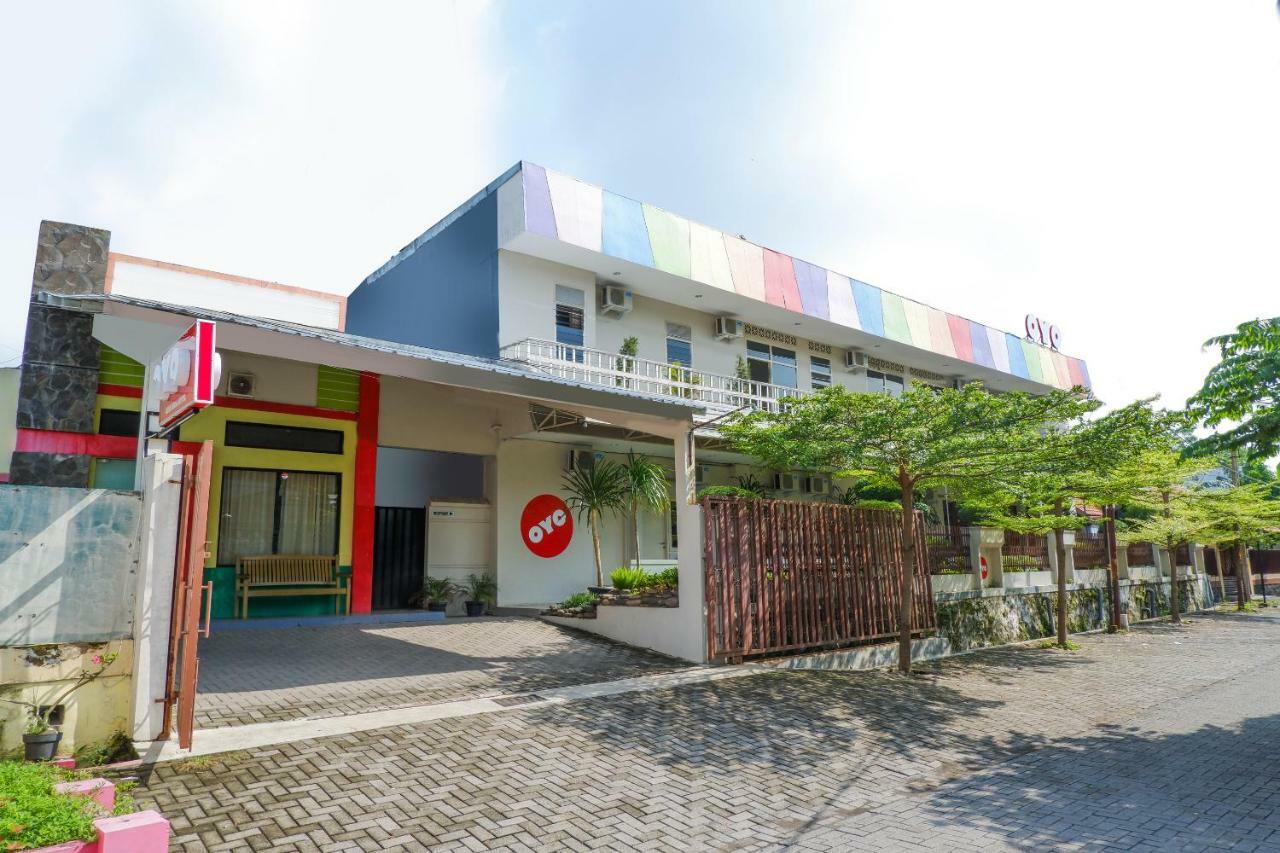 New Mira Hotel Semarang Eksteriør billede