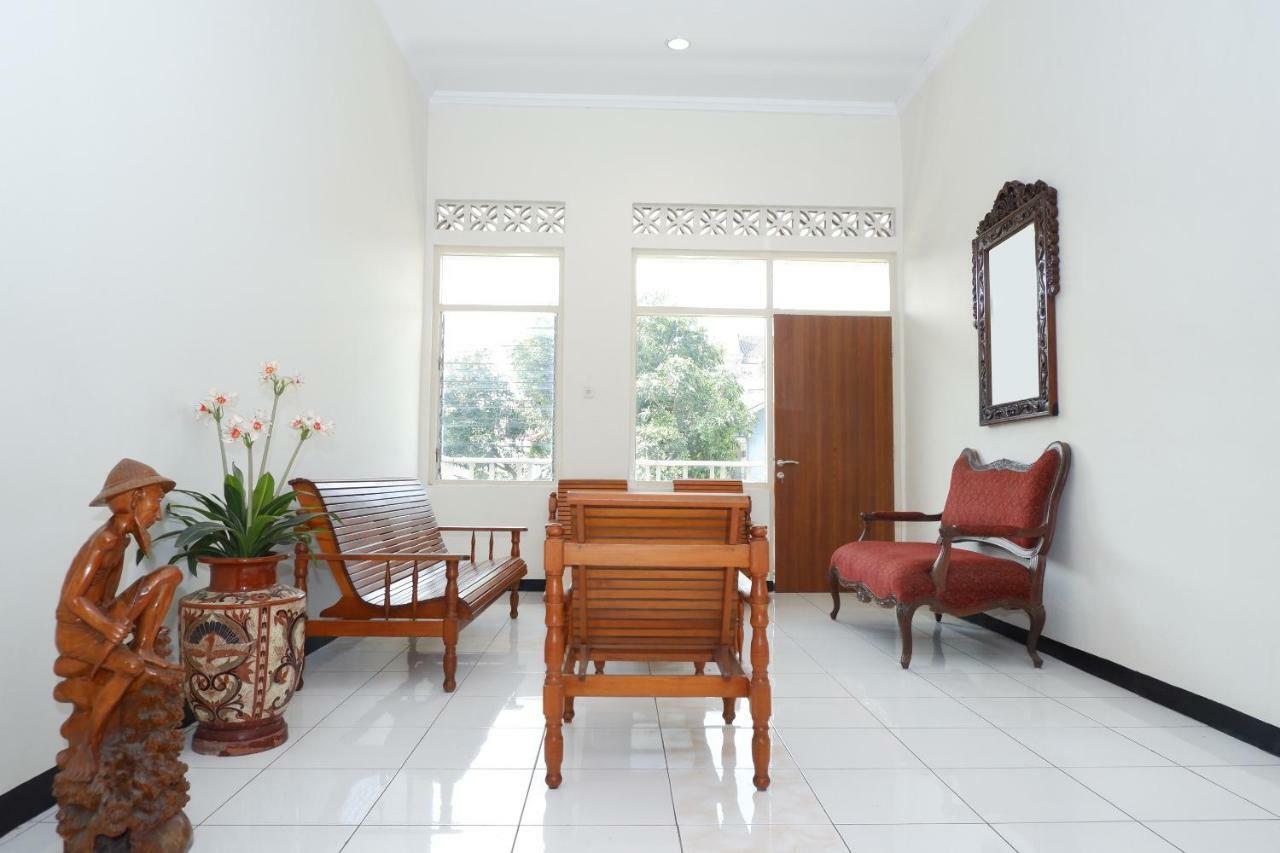 New Mira Hotel Semarang Eksteriør billede