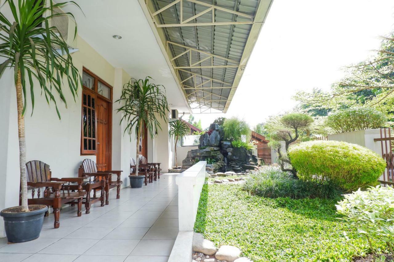 New Mira Hotel Semarang Eksteriør billede