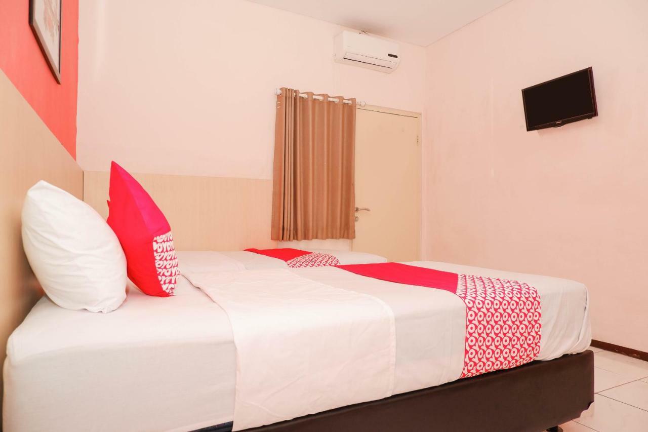 New Mira Hotel Semarang Eksteriør billede