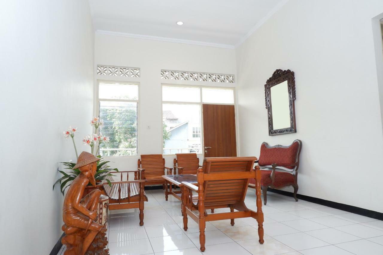 New Mira Hotel Semarang Eksteriør billede