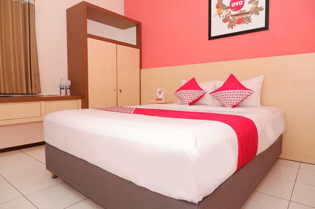 New Mira Hotel Semarang Eksteriør billede